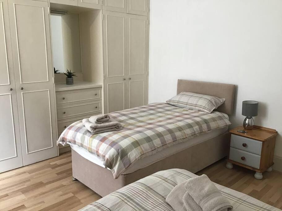 Spacious 2 Bedroom Flat In Heart Of Ballater Exterior foto