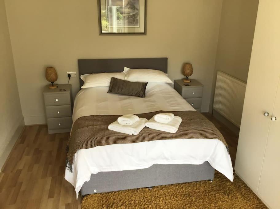 Spacious 2 Bedroom Flat In Heart Of Ballater Exterior foto