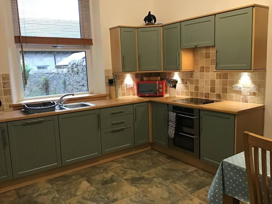 Spacious 2 Bedroom Flat In Heart Of Ballater Exterior foto